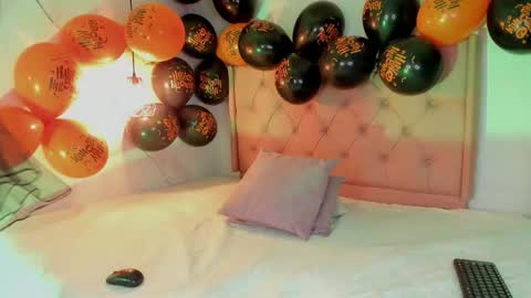 LUCIANA online show from 10-31-25, 02:18