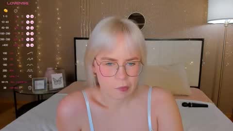 Snapshot of bellatip chatting on 10-18-25, 12:57 Bella online show from 10-18-25, 12:57