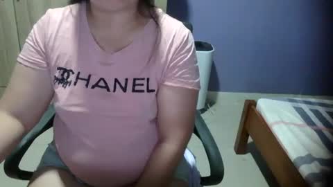 Snapshot of belle858889 chatting on 01-12-25, 12:01 belle858889 online show from 01-12-25, 12:01