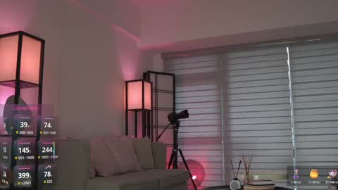 Snapshot of belle_adrienne chatting on 11-02-25, 11:40 Belle Adrienne IG online show from 11-02-25, 11:40