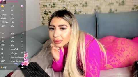 Snapshot of belle_hallle chatting on 12-07-24, 08:05 LucyJelly online show from 12-07-24, 08:05