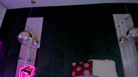 Kim online show from 03-02-25, 08:16