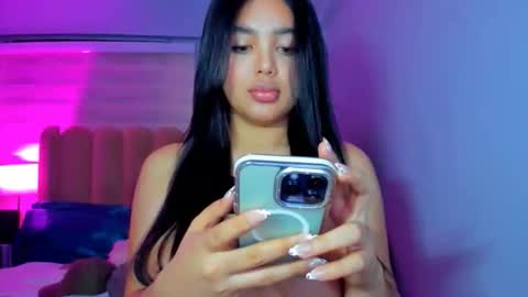 Snapshot of belle_moonlight chatting on 02-05-26, 01:05 BelleBirkins online show from 02-05-26, 01:05