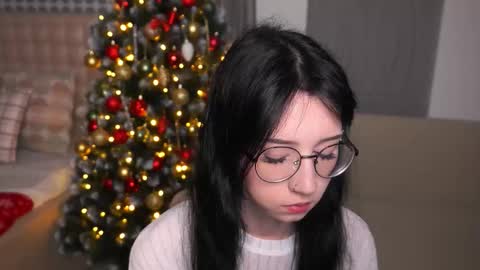 Snapshot of belle_phine chatting on 01-08-26, 05:21 Bea online show from 01-08-26, 05:21