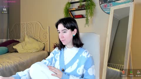 Snapshot of belle_via chatting on 01-17-25, 05:21 Bella online show from 01-17-25, 05:21