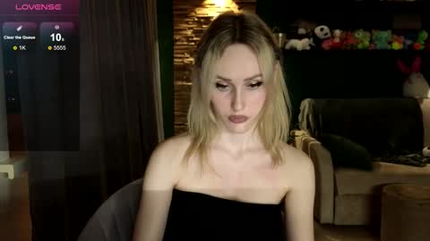 Belle online show from 11-25-25, 02:17