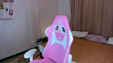 Belle online show from 11-28-25, 01:08