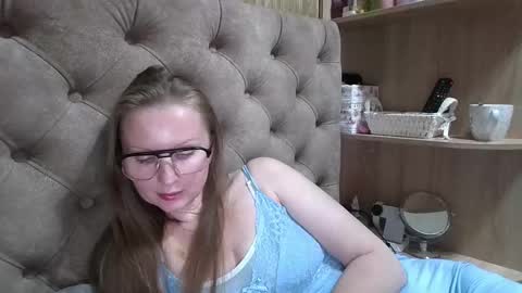 Amelia online show from 09-12-25, 05:24