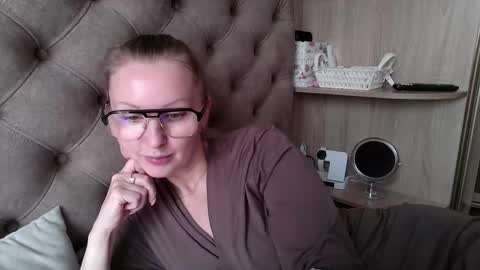 Amelia online show from 09-15-25, 10:37