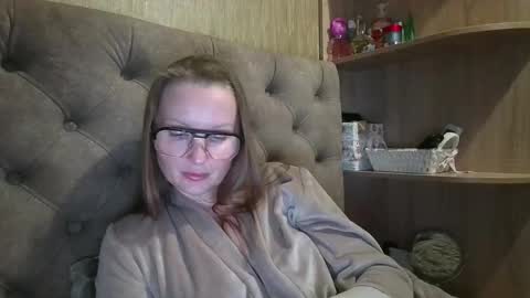 Amelia online show from 10-18-25, 05:46