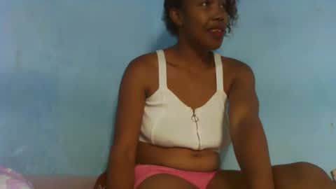 Snapshot of bellemiahxx chatting on 02-26-25, 08:15 bellemiahXx online show from 02-26-25, 08:15