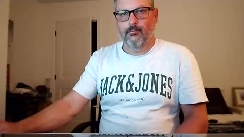 Snapshot of bellequeue19758 chatting on 10-03-25, 10:01 bellequeue19758 online show from 10-03-25, 10:01