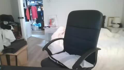 Snapshot of bellequeue19758 chatting on 11-19-25, 11:10 bellequeue19758 online show from 11-19-25, 11:10