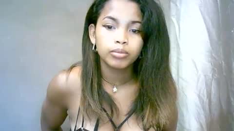 Snapshot of bellibellahx chatting on 04-16-26, 01:45 BelliBellahX online show from 04-16-26, 01:45