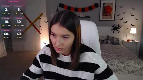 Snapshot of bellla_haddid chatting on 10-25-25, 01:24 Bella online show from 10-25-25, 01:24