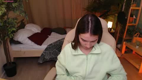 Snapshot of bellla_haddid chatting on 11-20-25, 01:39 Bella online show from 11-20-25, 01:39