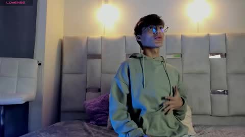 Neon online show from 09-15-25, 11:32