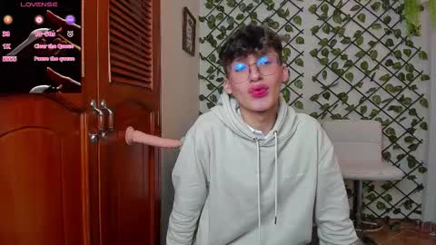 Neon online show from 11-18-25, 11:36