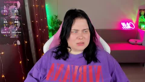 LinaBoo online show from 11-14-25, 01:21