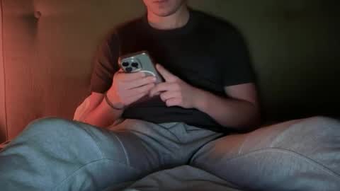 Snapshot of ben_beckett chatting on 12-14-25, 11:37 ben online show from 12-14-25, 11:37