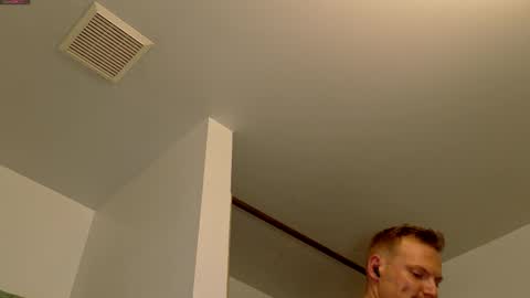 Snapshot of ben_dover10 chatting on 02-16-25, 06:10 Ben online show from 02-16-25, 06:10