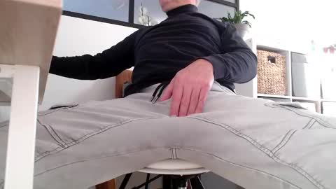 Snapshot of bencobra chatting on 12-04-24, 08:45 bencobra online show from 12-04-24, 08:45