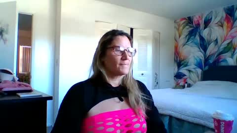 Snapshot of bendybecky69 chatting on 12-03-24, 02:49 Becky online show from 12-03-24, 02:49
