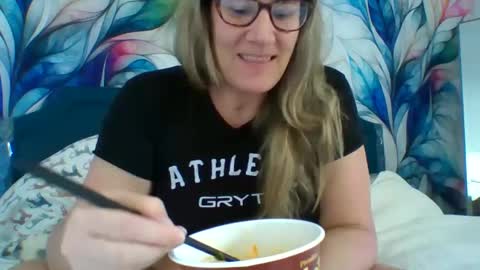 Snapshot of bendybecky69 chatting on 12-09-24, 04:58 Becky online show from 12-09-24, 04:58