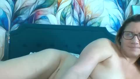 Snapshot of bendybecky69 chatting on 12-19-24, 04:23 Becky online show from 12-19-24, 04:23