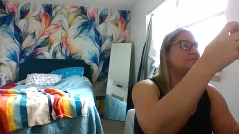 Snapshot of bendybecky69 chatting on 02-25-25, 04:00 Becky online show from 02-25-25, 04:00