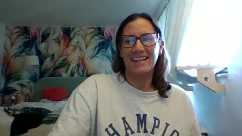 Snapshot of bendybecky69 chatting on 01-12-26, 06:02 Becky online show from 01-12-26, 06:02