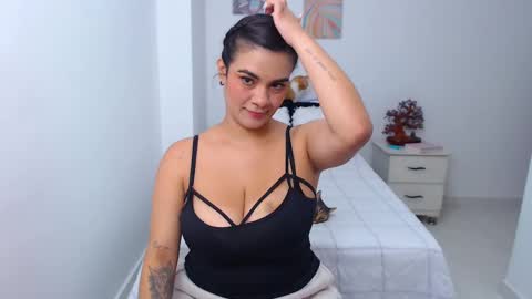 Snapshot of benny_austin chatting on 02-09-25, 06:47 benny online show from 02-09-25, 06:47