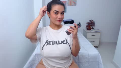 Snapshot of benny_austin chatting on 02-11-25, 03:08 benny online show from 02-11-25, 03:08