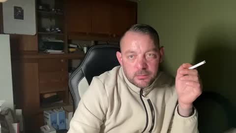 Snapshot of benochau chatting on 03-28-26, 11:26 benochau online show from 03-28-26, 11:26