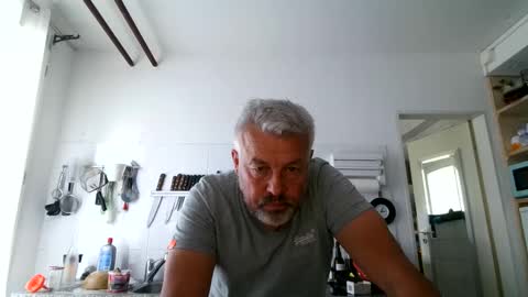 Martin online show from 09-25-25, 01:04