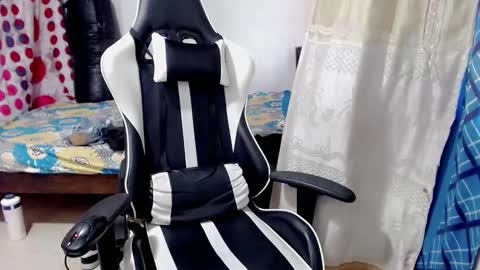 Snapshot of bergon30 chatting on 01-24-25, 06:14 Bergon77 online show from 01-24-25, 06:14