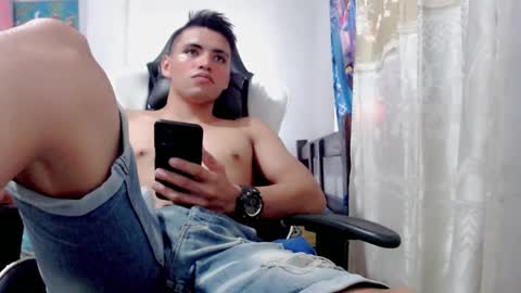 Snapshot of bergon30 chatting on 02-04-25, 07:00 Bergon77 online show from 02-04-25, 07:00