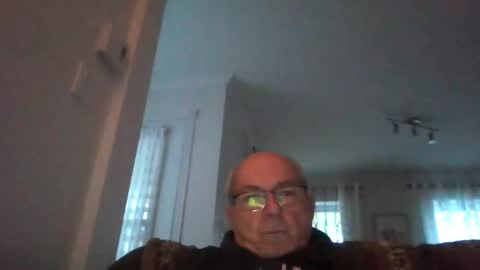 Snapshot of bernard1102 chatting on 10-11-25, 11:20 bernard1102 online show from 10-11-25, 11:20