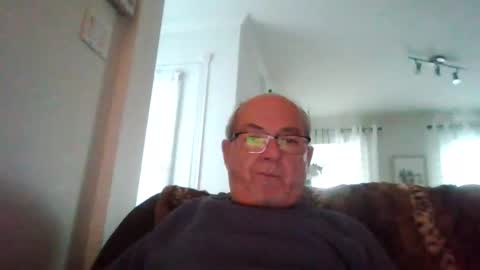 Snapshot of bernard1102 chatting on 10-12-25, 11:20 bernard1102 online show from 10-12-25, 11:20