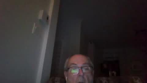 Snapshot of bernard1102 chatting on 10-26-25, 01:00 bernard1102 online show from 10-26-25, 01:00