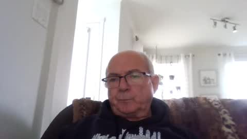 Snapshot of bernard1102 chatting on 10-26-25, 03:51 bernard1102 online show from 10-26-25, 03:51