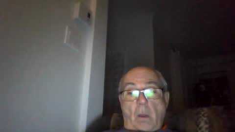 Snapshot of bernard1102 chatting on 11-12-25, 02:56 bernard1102 online show from 11-12-25, 02:56
