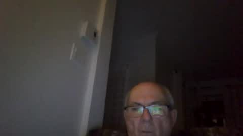 Snapshot of bernard1102 chatting on 11-15-25, 01:36 bernard1102 online show from 11-15-25, 01:36