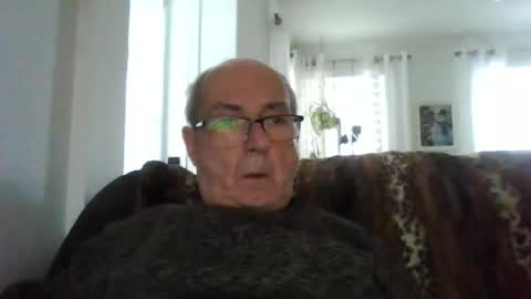 Snapshot of bernard1102 chatting on 11-24-25, 07:46 bernard1102 online show from 11-24-25, 07:46