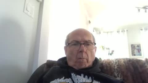 Snapshot of bernard1102 chatting on 12-03-25, 03:10 bernard1102 online show from 12-03-25, 03:10