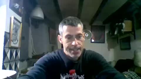 bernichaoss77 online show from 12-22-25, 05:37