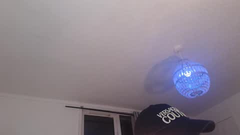 Snapshot of bernicowin chatting on 11-23-25, 08:52 bernicowin online show from 11-23-25, 08:52