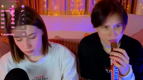 Snapshot of berry_assortment chatting on 12-19-25, 11:50 Your sweet Tara and Eva online show from 12-19-25, 11:50