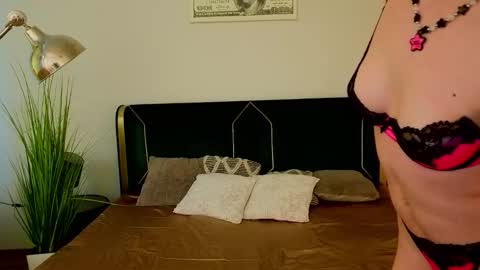 Violette online show from 03-12-26, 02:56