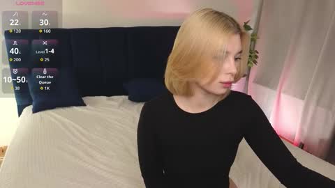 Danny and Kira online show from 10-13-25, 08:31